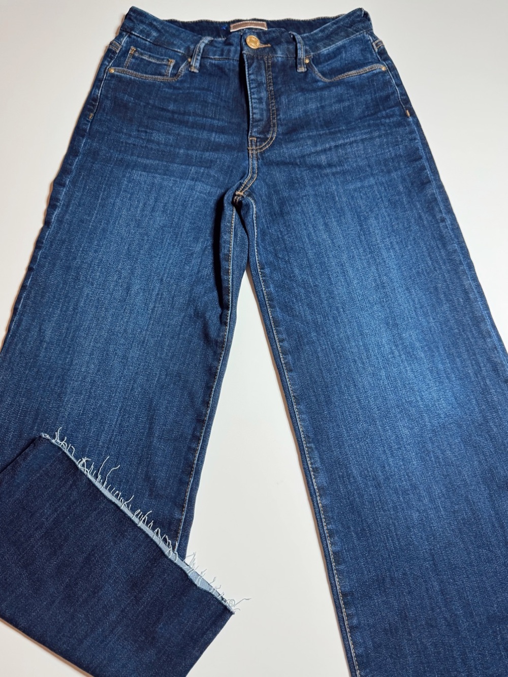 NWOT Kut from the Kloth Dark Blue Wide Leg Jeans with Frayed Hem